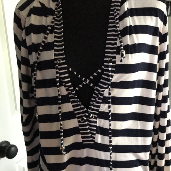 PULLOVER TOP - Picture 4 of 4